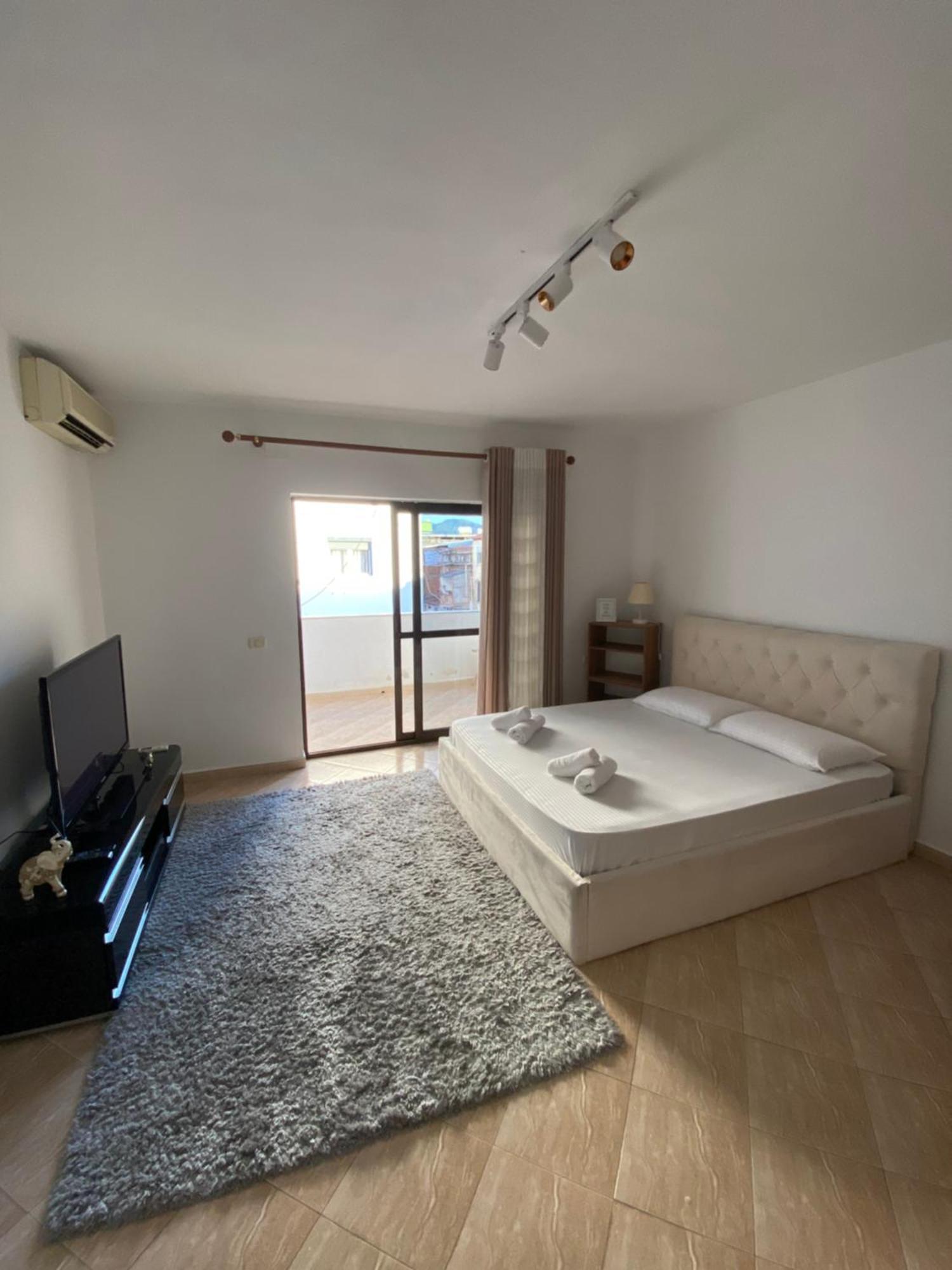 Myslym Shyri Studio 2 Tirana Esterno foto